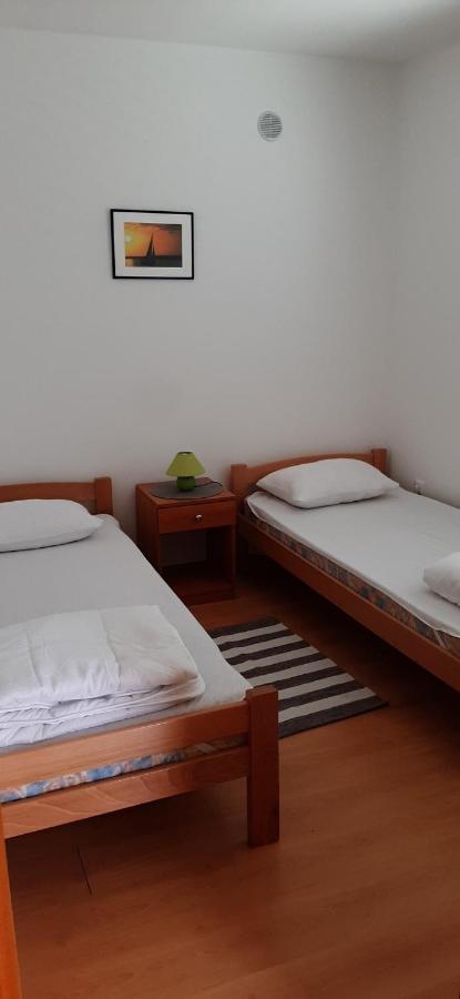 Villa Dobra Family Apartments Vir Eksteriør bilde