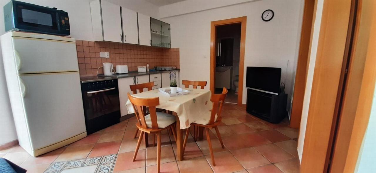 Villa Dobra Family Apartments Vir Eksteriør bilde
