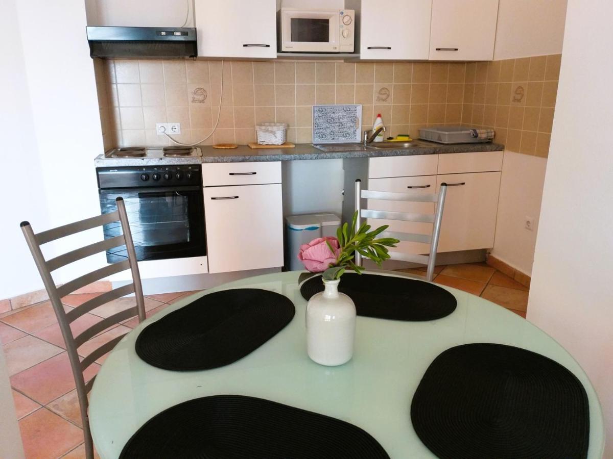 Villa Dobra Family Apartments Vir Eksteriør bilde