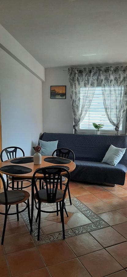Villa Dobra Family Apartments Vir Eksteriør bilde