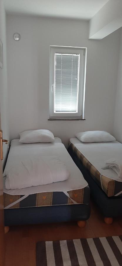 Villa Dobra Family Apartments Vir Eksteriør bilde